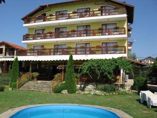 Margarita Hotel Warna Exterior foto