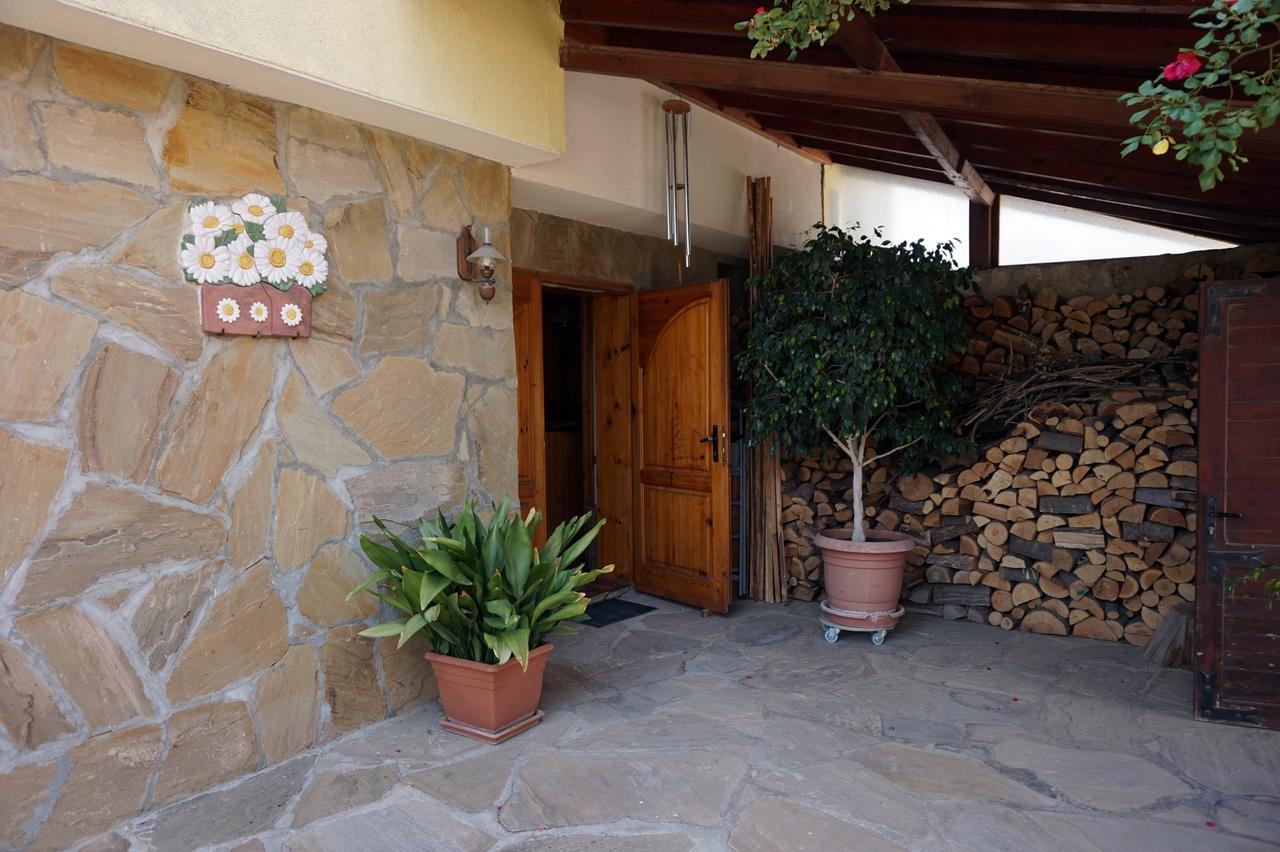 Margarita Hotel Warna Exterior foto